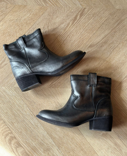 Bottines cuir noir talon P.37