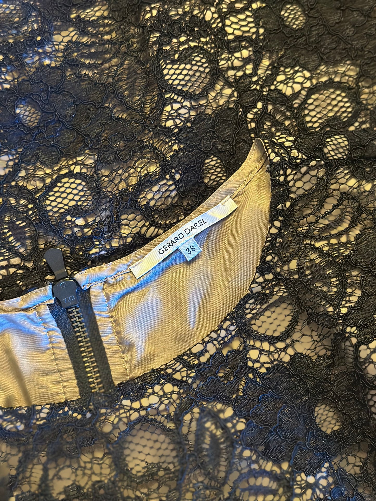 Blouse en dentelle noire T.38