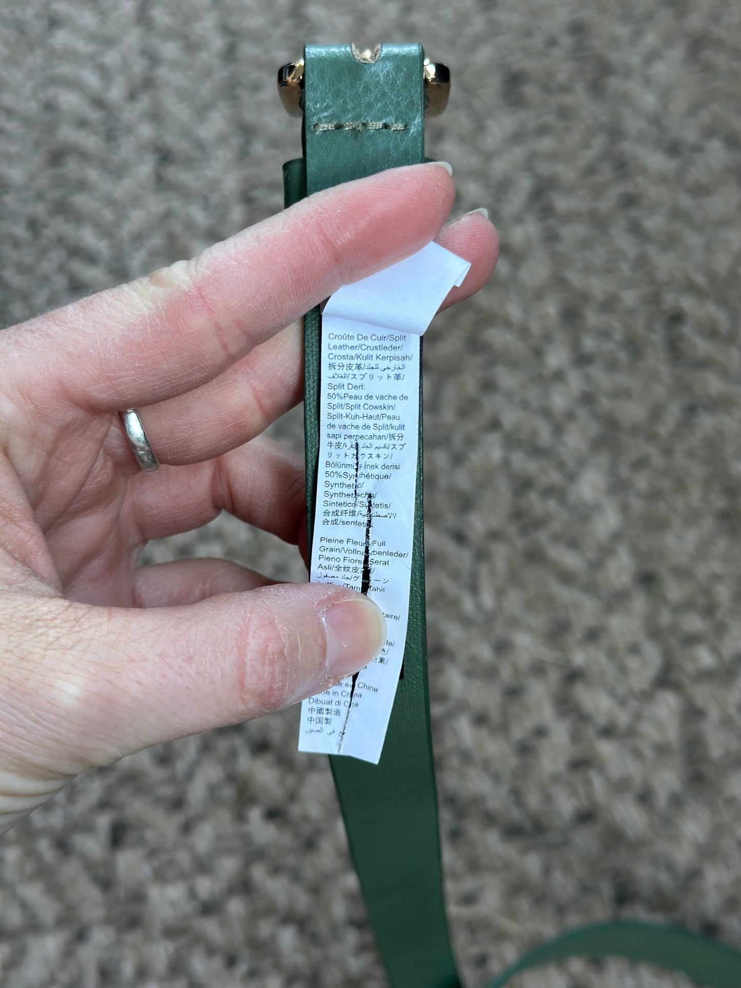 Ceinture fine en cuir vert boucle dorée 85 cm