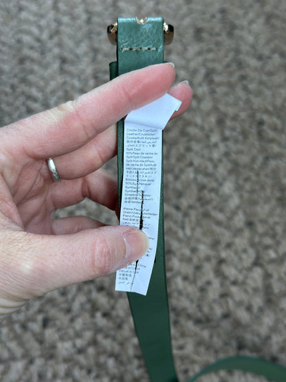 Ceinture fine en cuir vert boucle dorée 85 cm