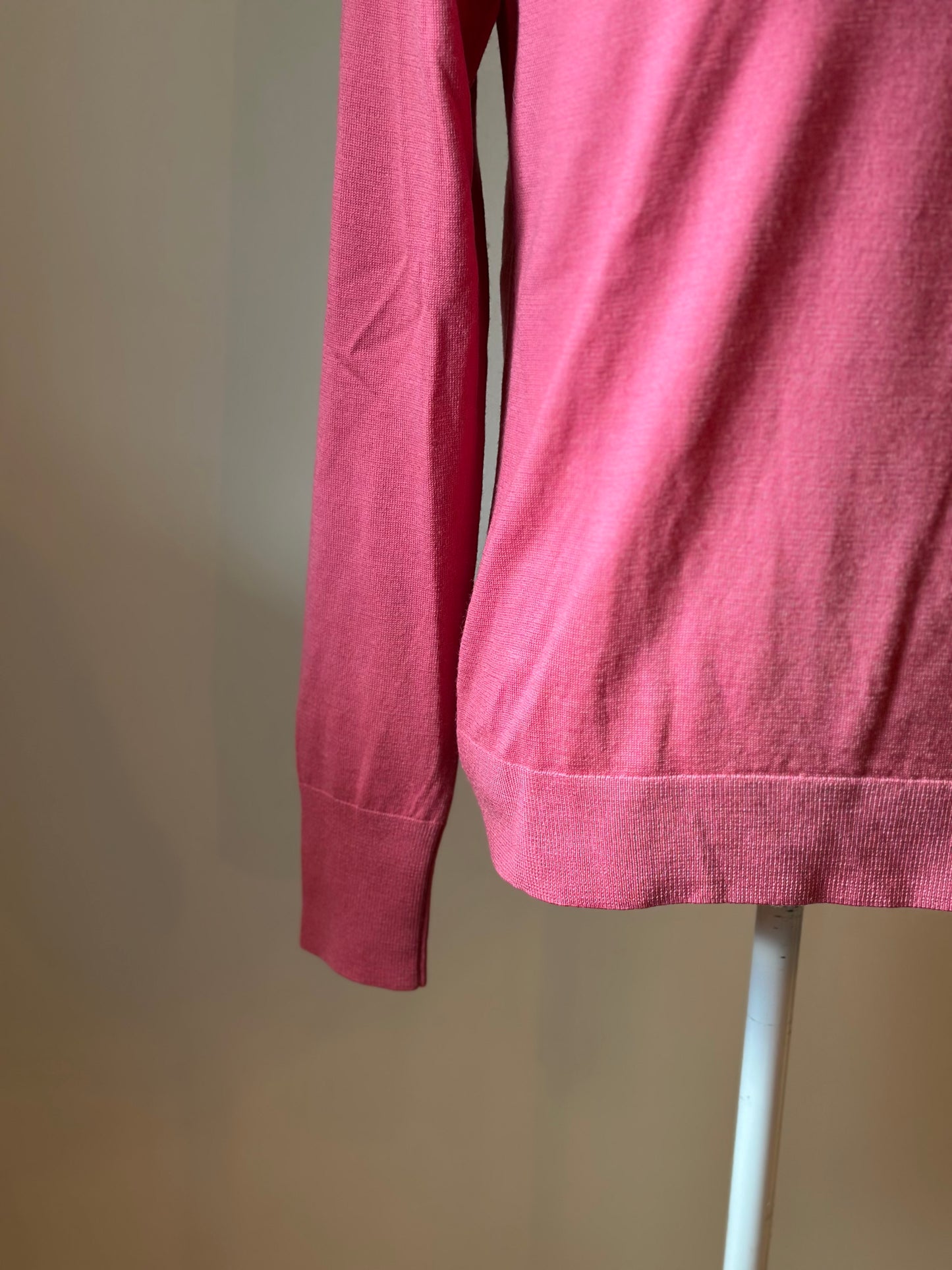Pull rose col V 100% laine T.38