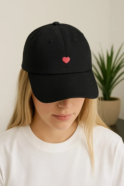 Casquette noire cœur brodé rose – Neuve