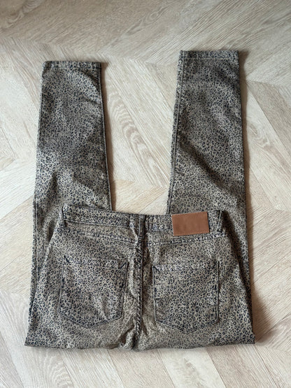 Pantalon slim imprimé léopard en coton T.36