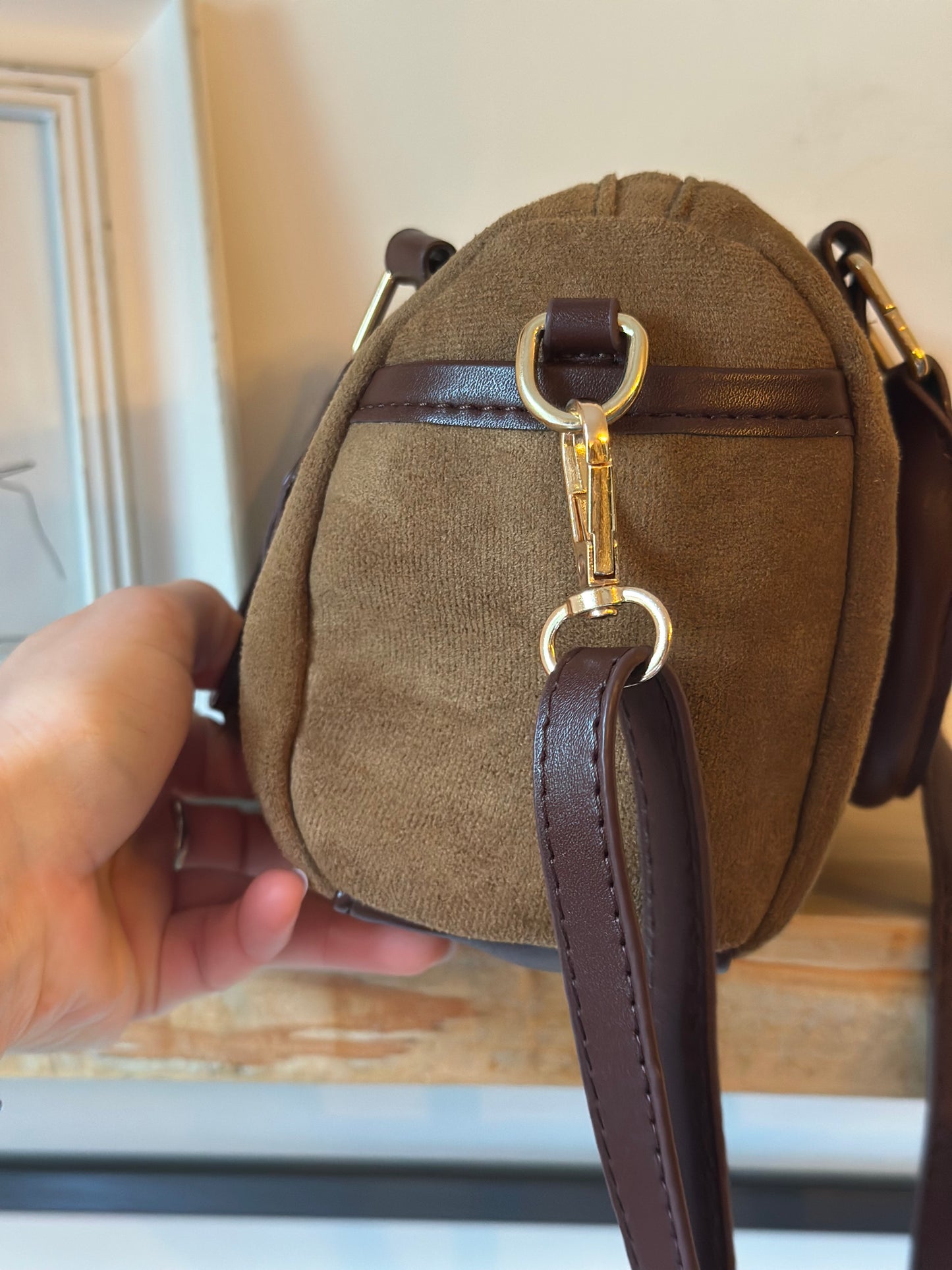 Petit sac à main / bandoulière marron façon daim neuf