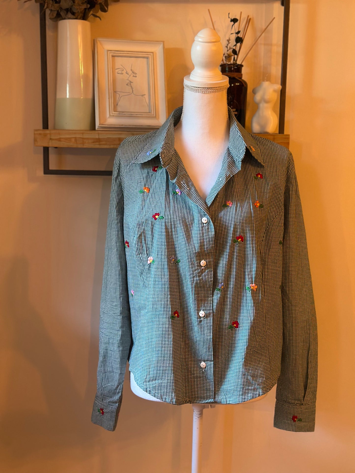 Chemise vintage vichy vert à fleurs brodées – Fabriquée en France T.U