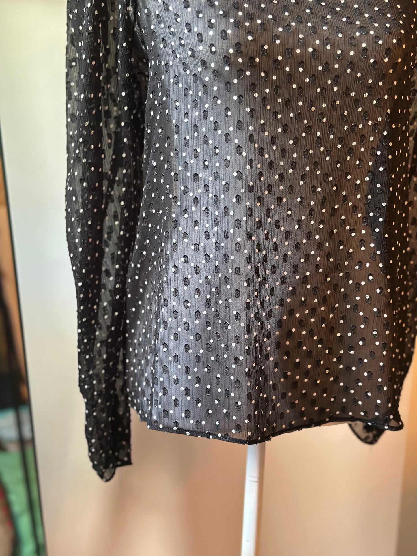 Blouse noire à pois blancs T38