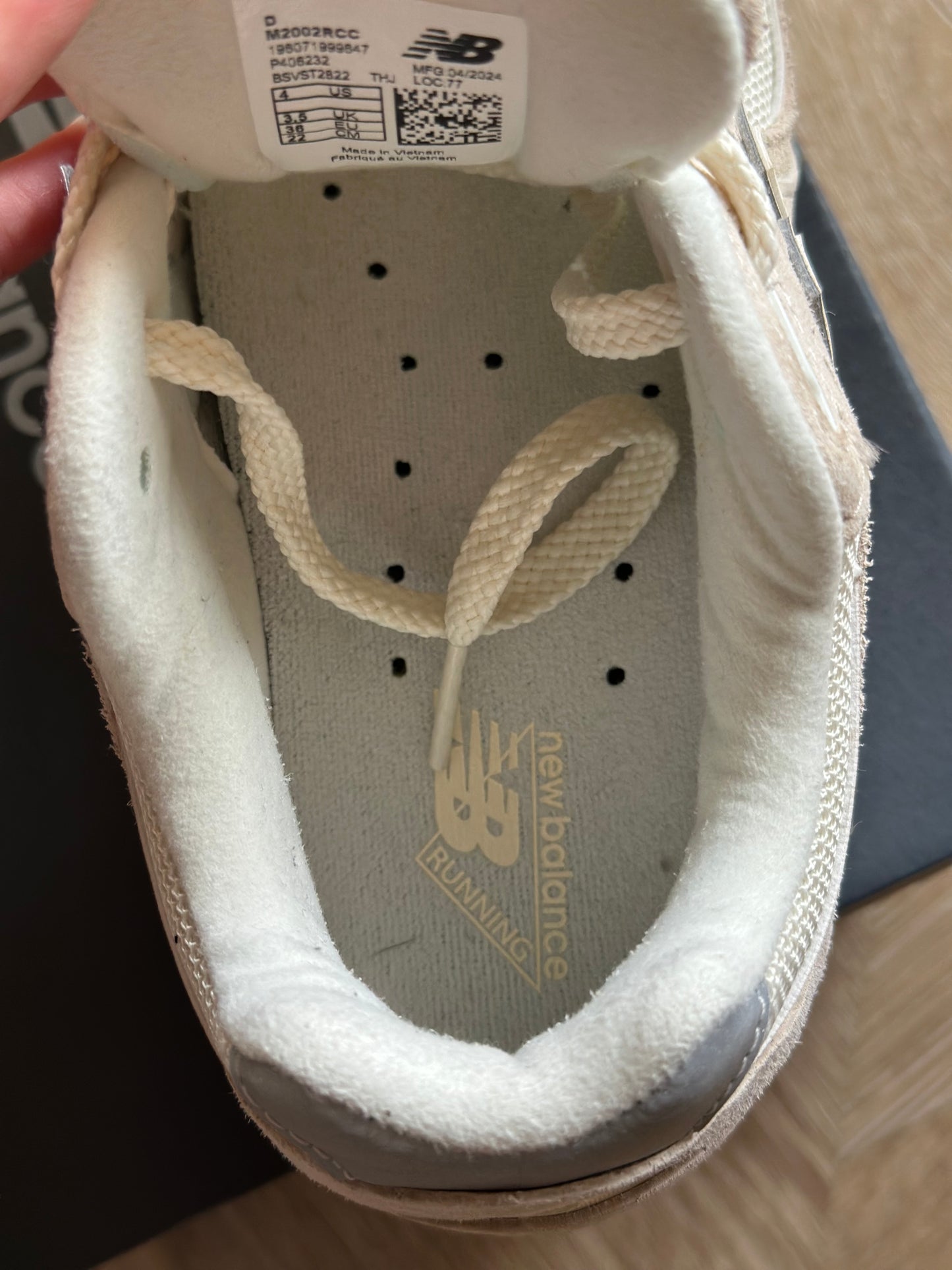 Basket New Balance 2002R beige P.36