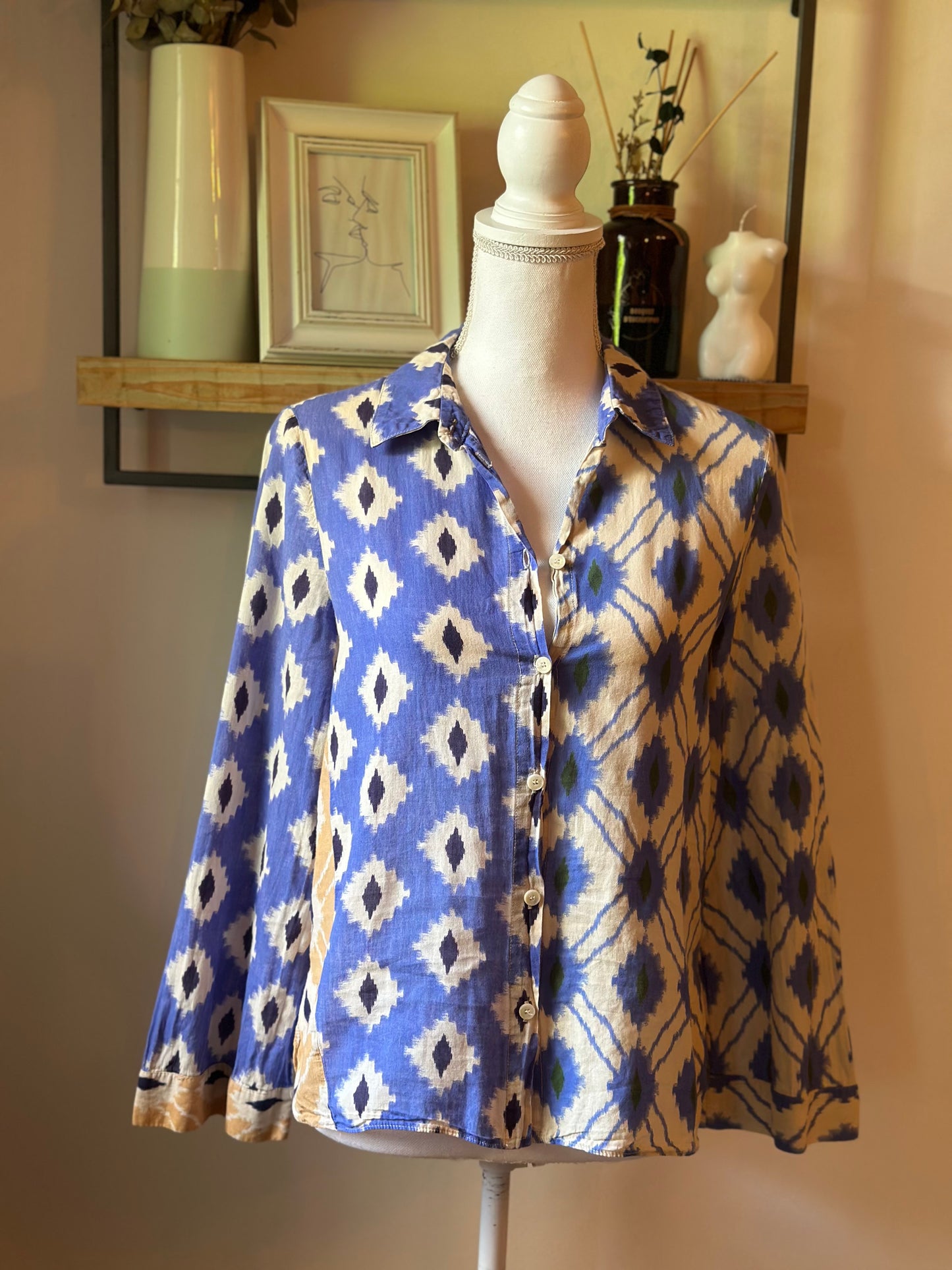 Chemise imprimé ethnique bleu & écru T.34