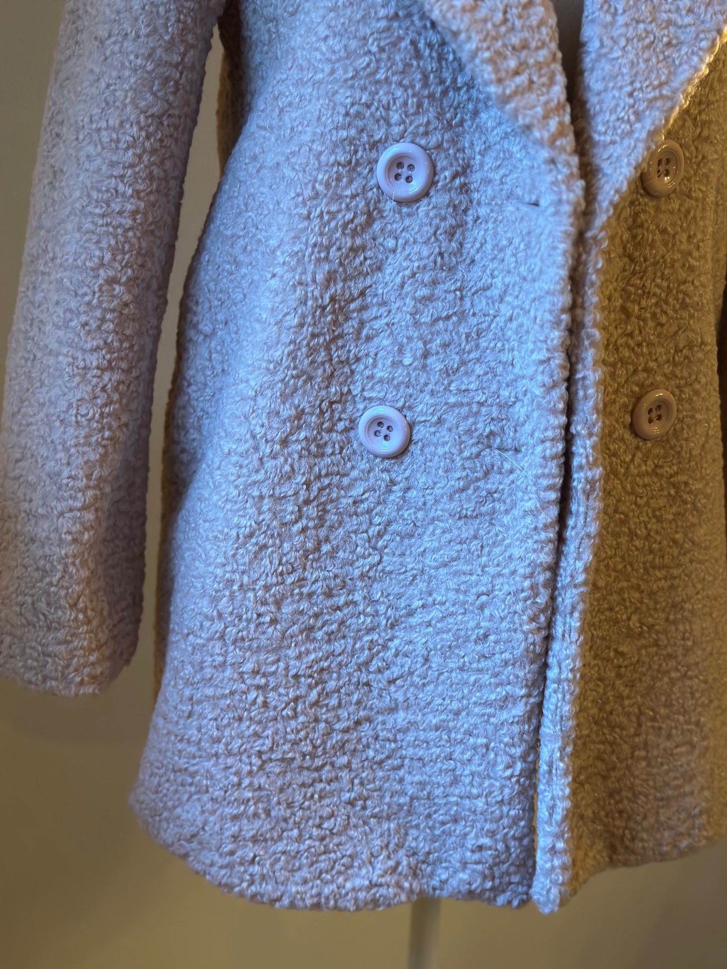 Manteau en bouclette rose clair doublé fabriqué en Italie T.36