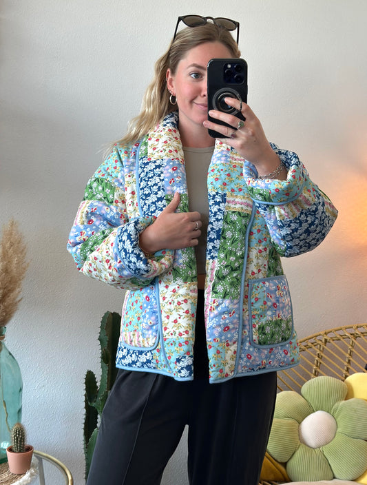 Belle veste imprimée motifs patchwork fleuris colorée T.36