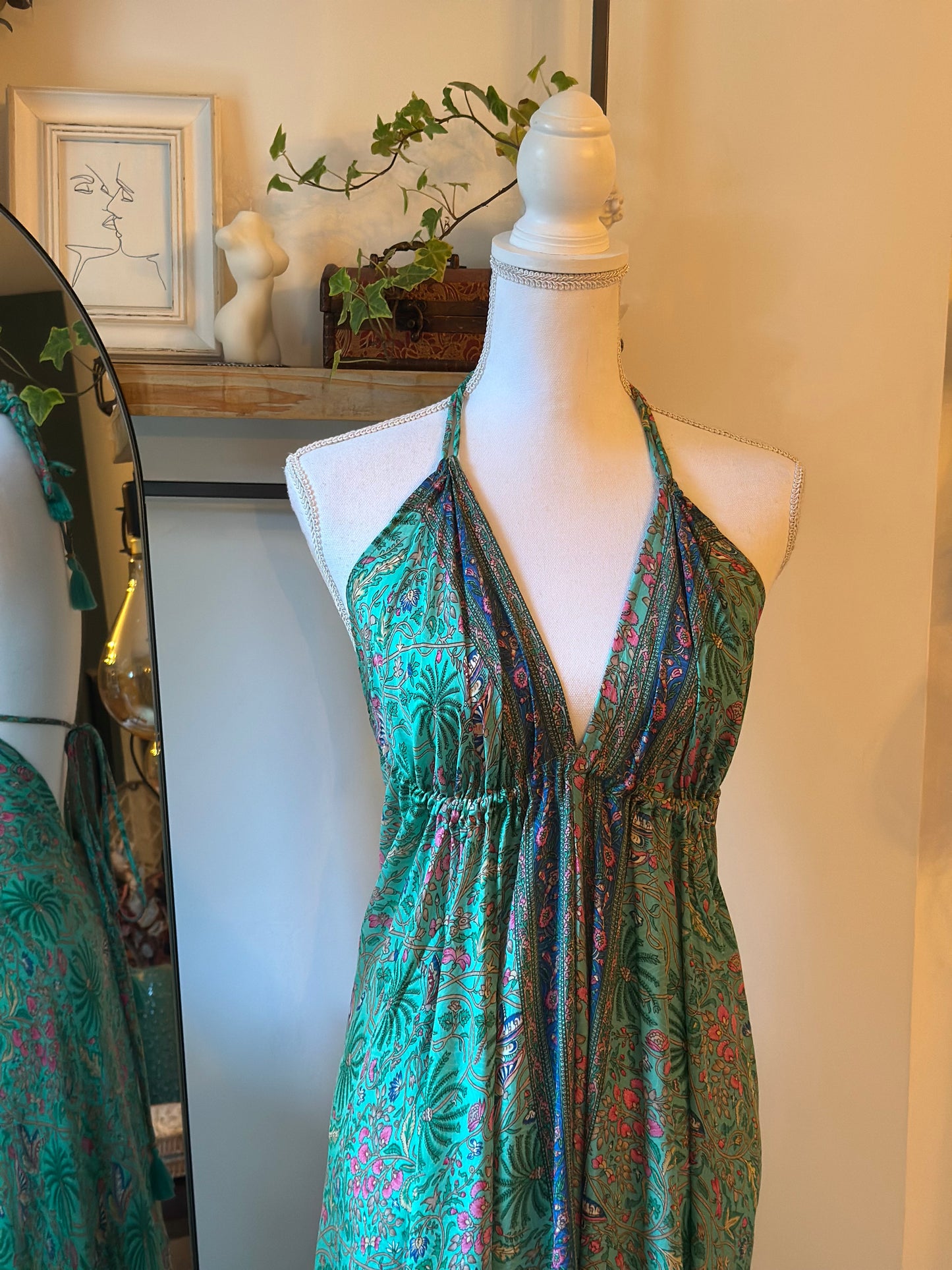 Robe longue imprimé fleuri, dos nu, en soie T.U