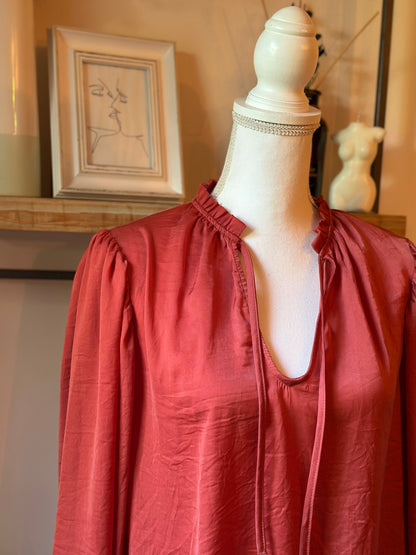 Blouse fluide effet soyeux rose manches longues col froufrou T.38