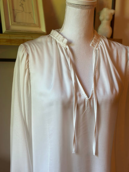 Blouse fluide satinée blanche col froufrou manches longues – T.40/42 oversize