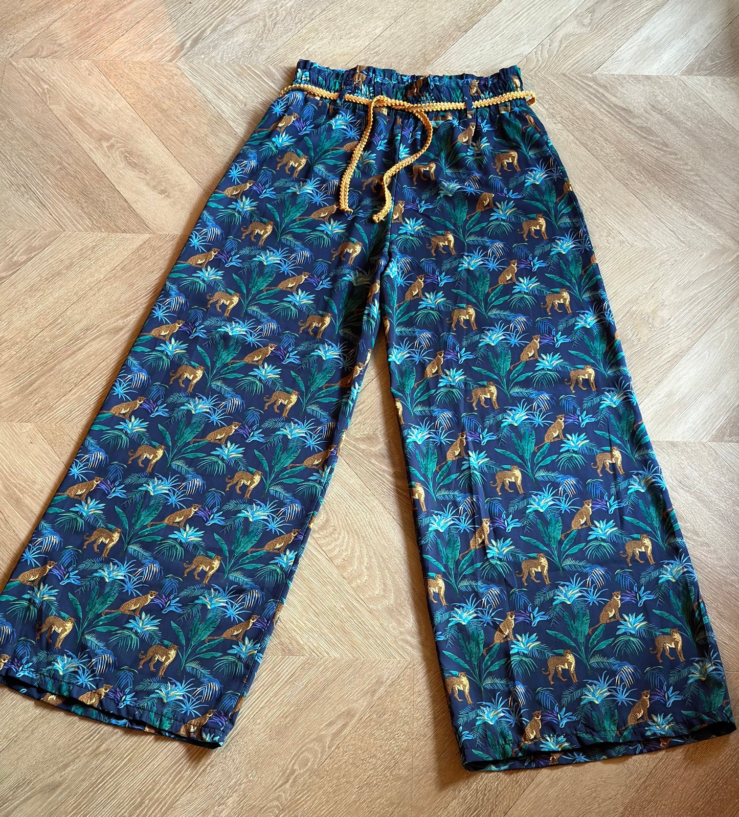 Pantalon fluide large jungle léopard T.36