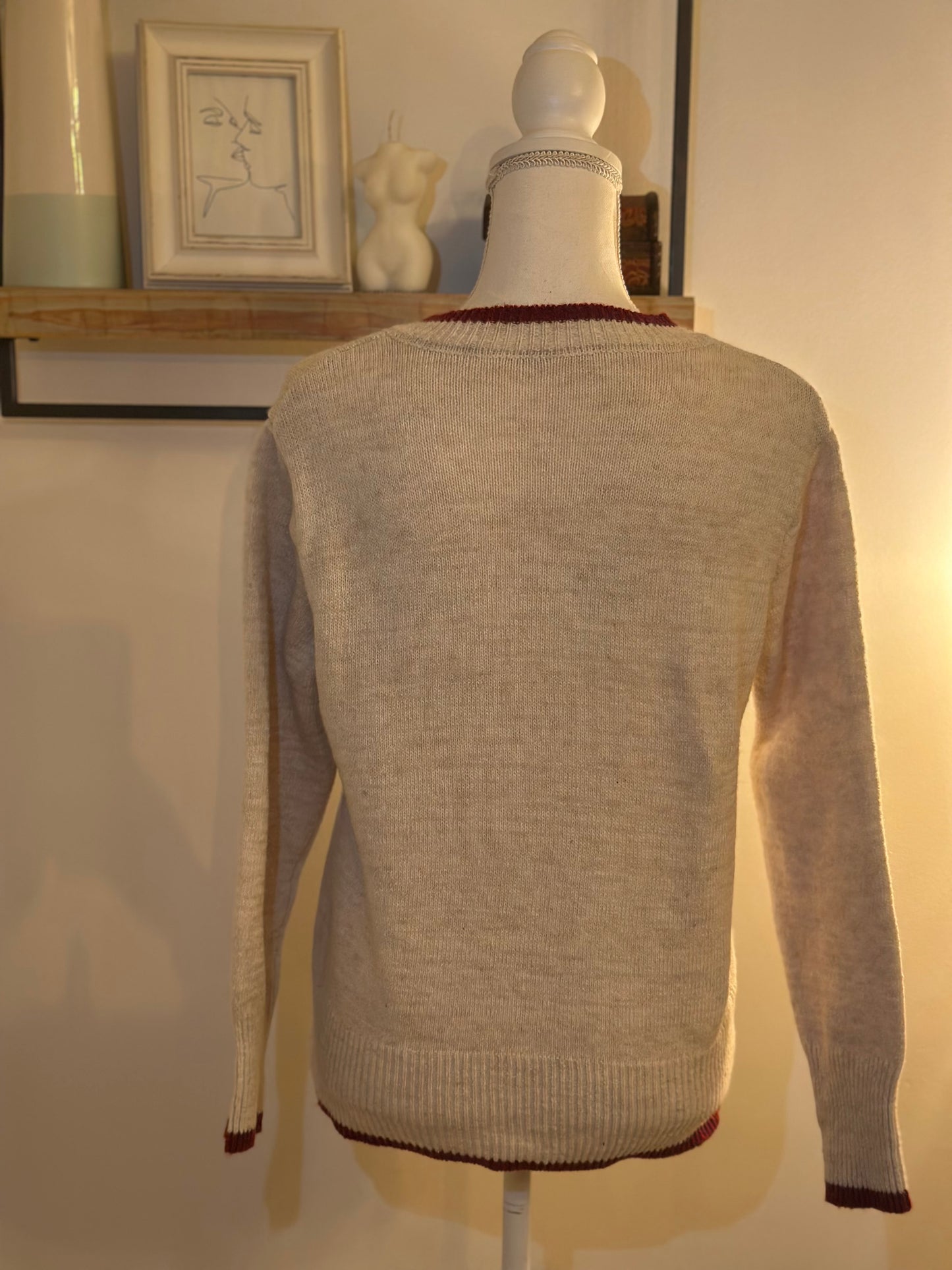 Gilet crème en laine boutons cœur rouges T.36 neuf