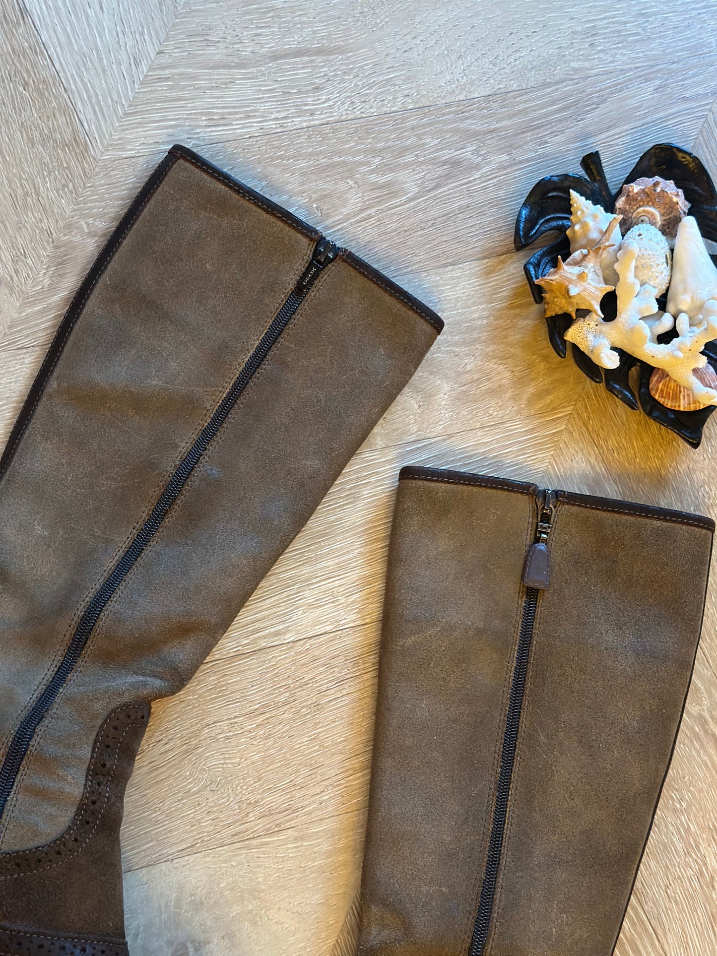 Bottes en cuir suédé bicolores P.38