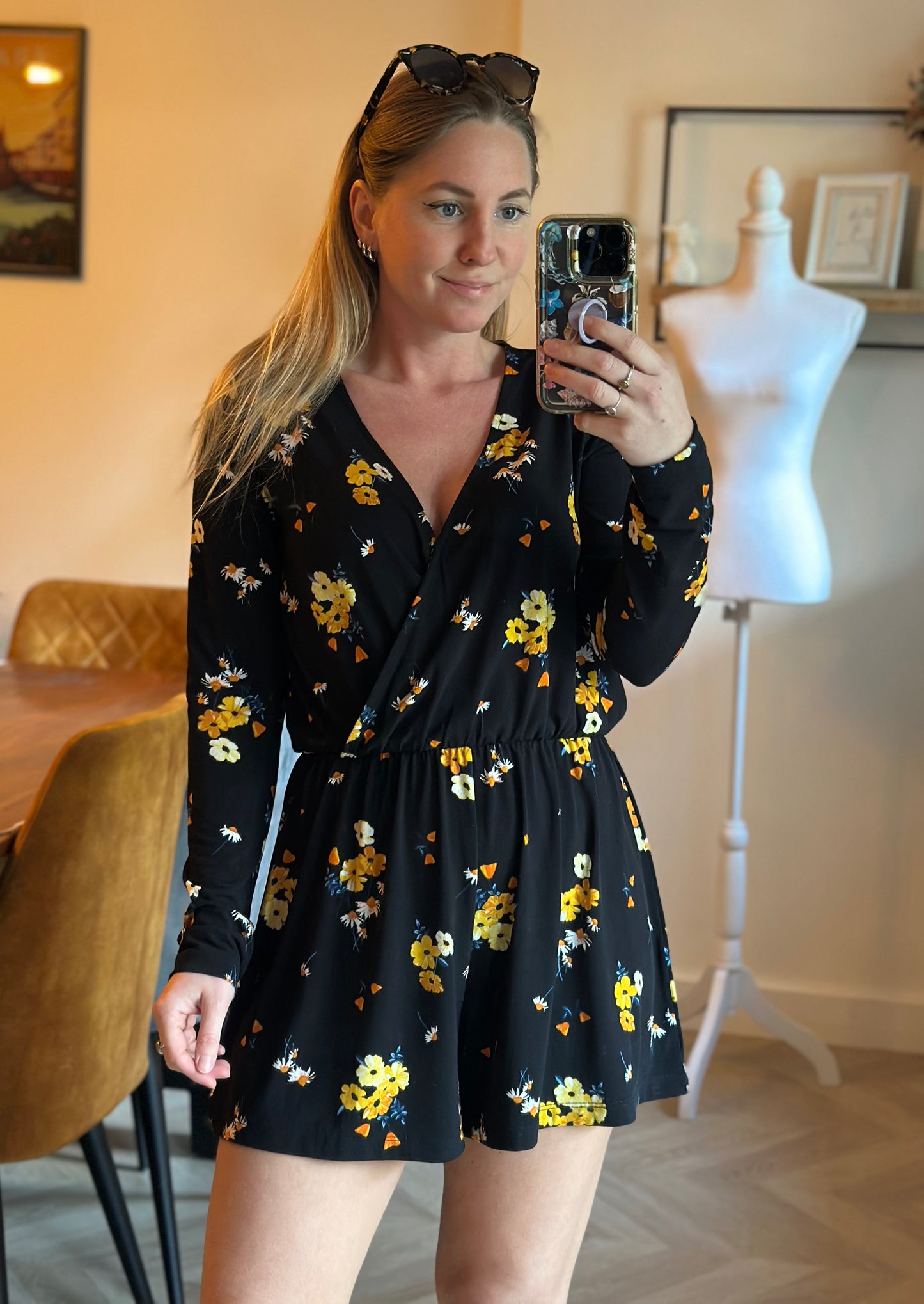 Combishort fleuri noir jaune T.38