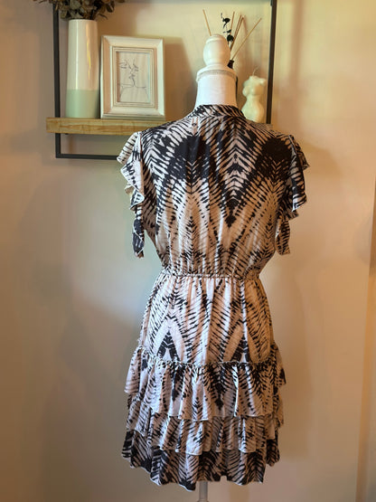 Robe volantée imprimé noir et blanc T.38