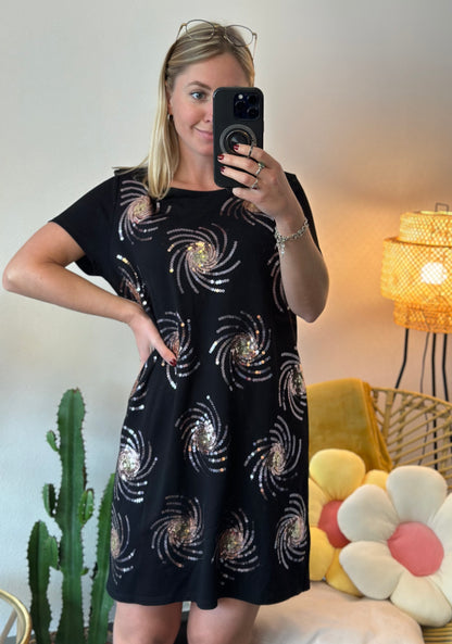 Robe noire à sequins T.40