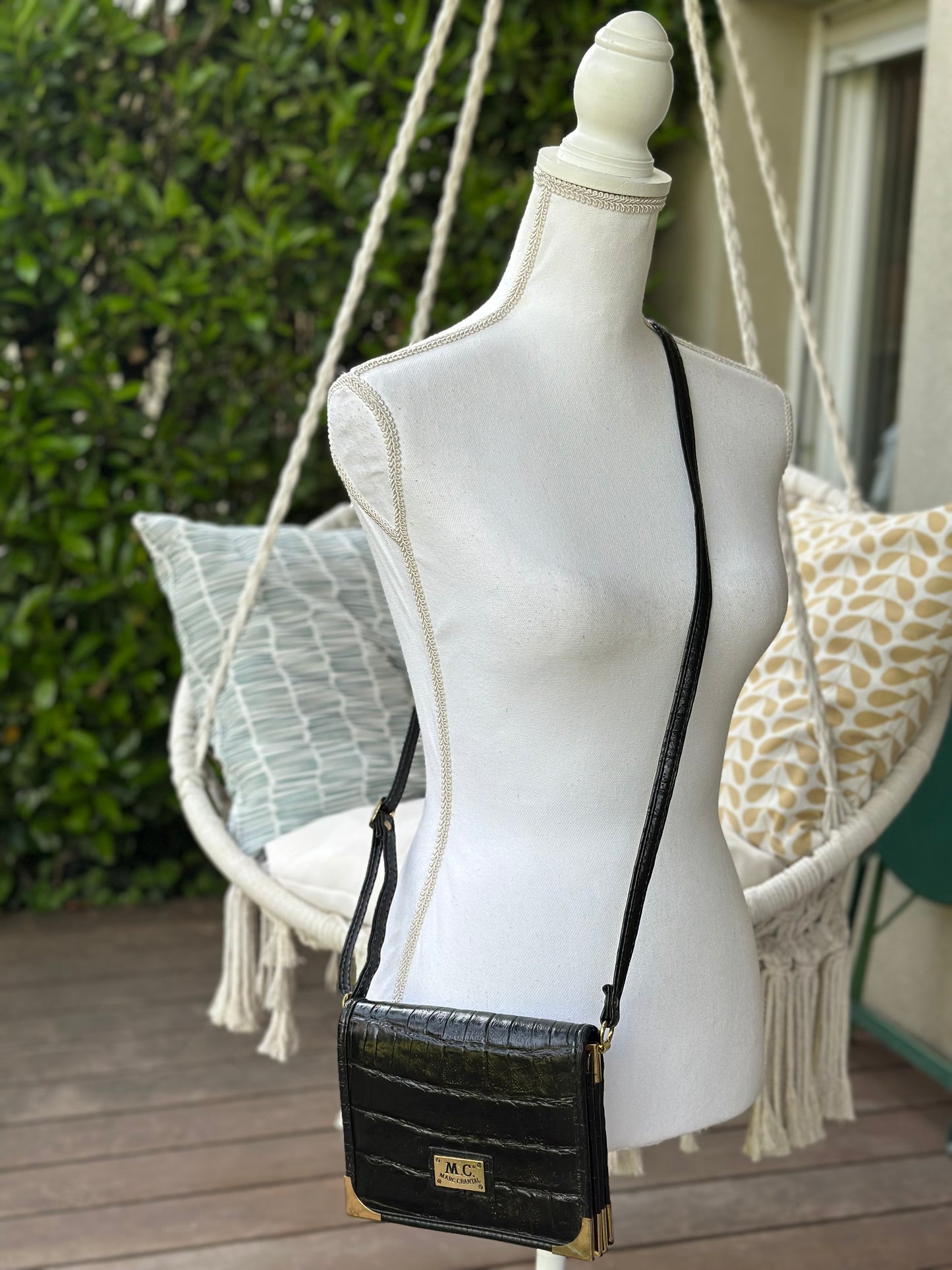 Sac bandoulière cuir noir effet croco vintage