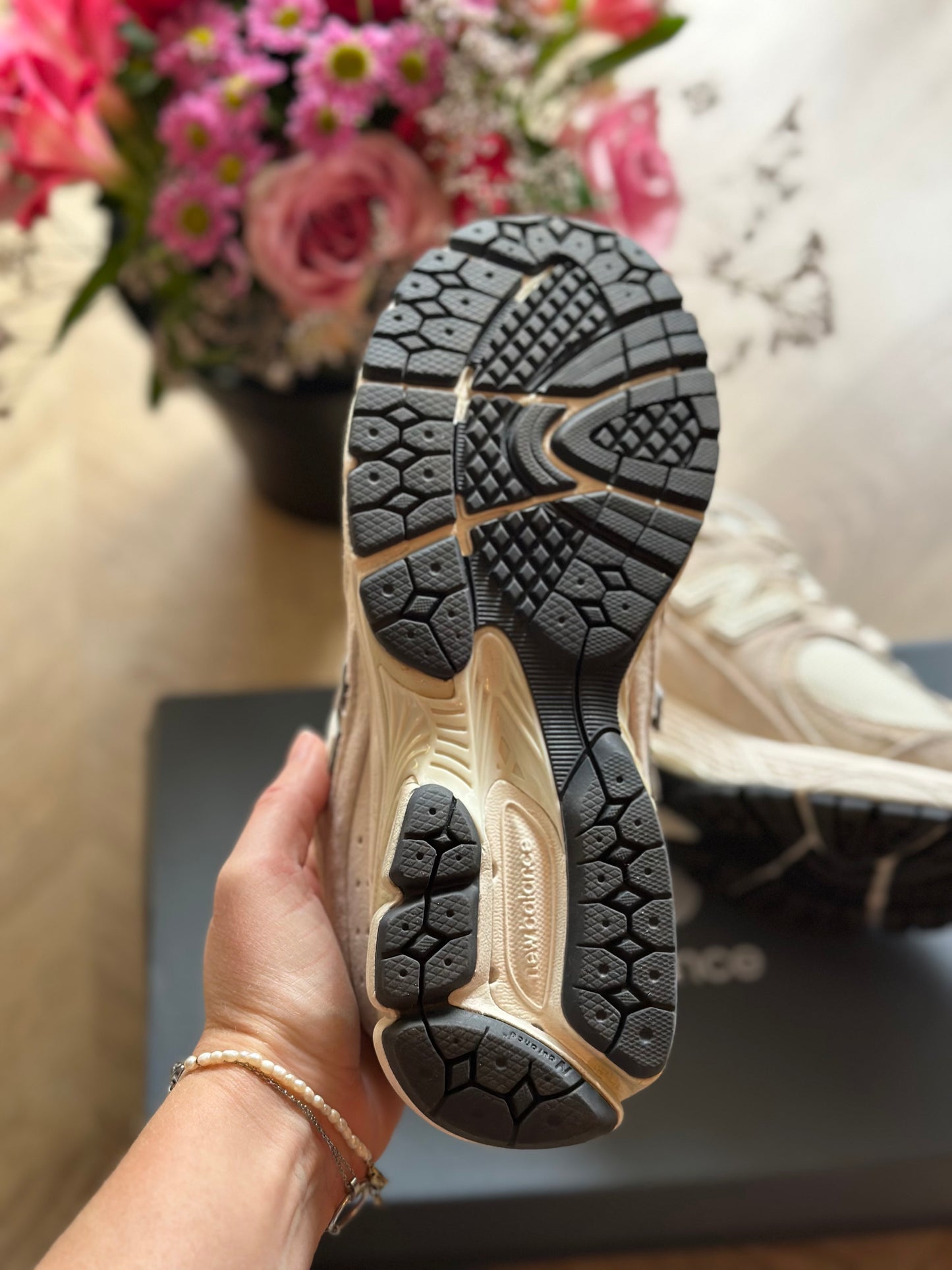 Basket New Balance 2002R beige P.36