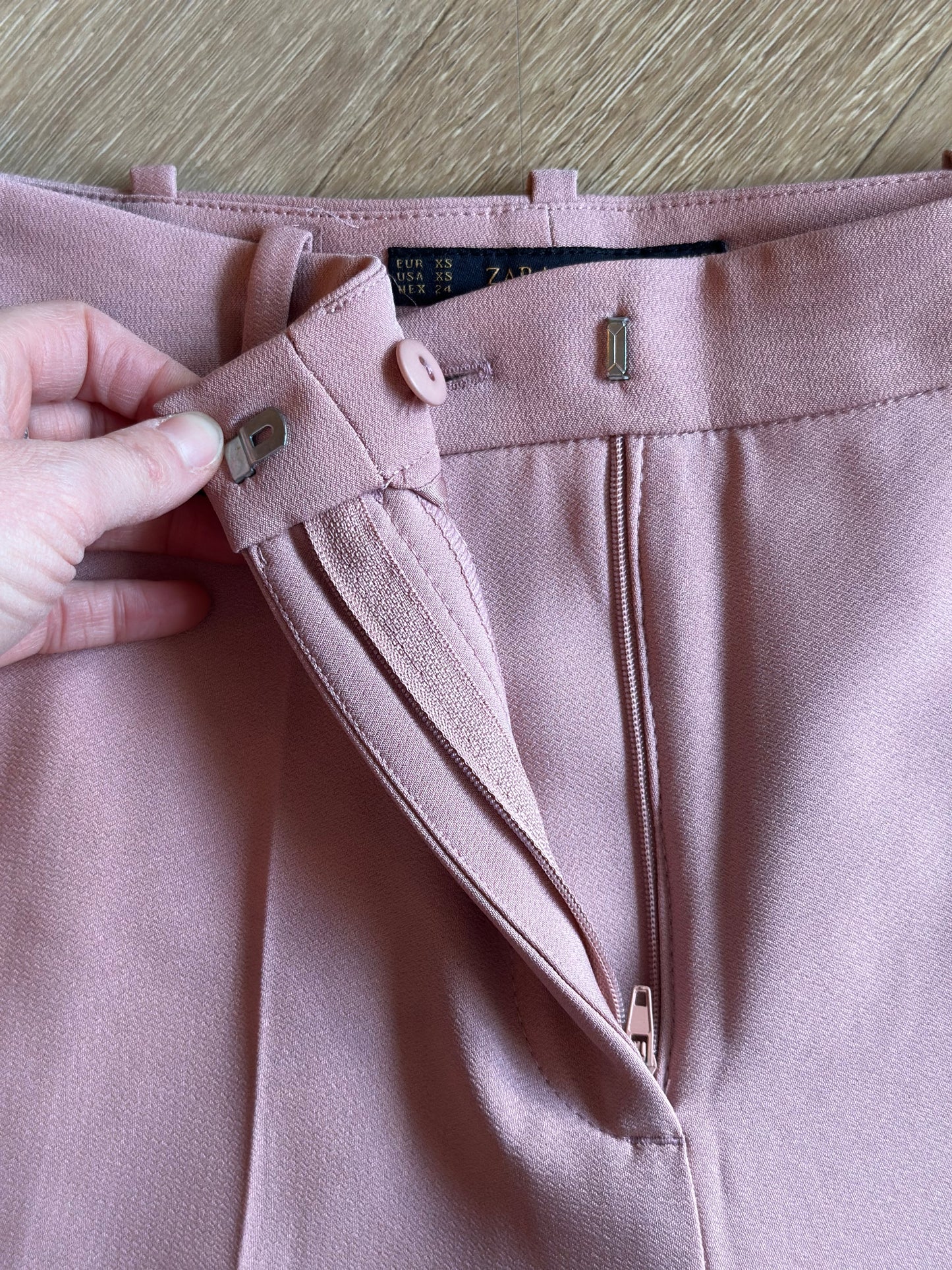Pantalon large rose poudré T.34