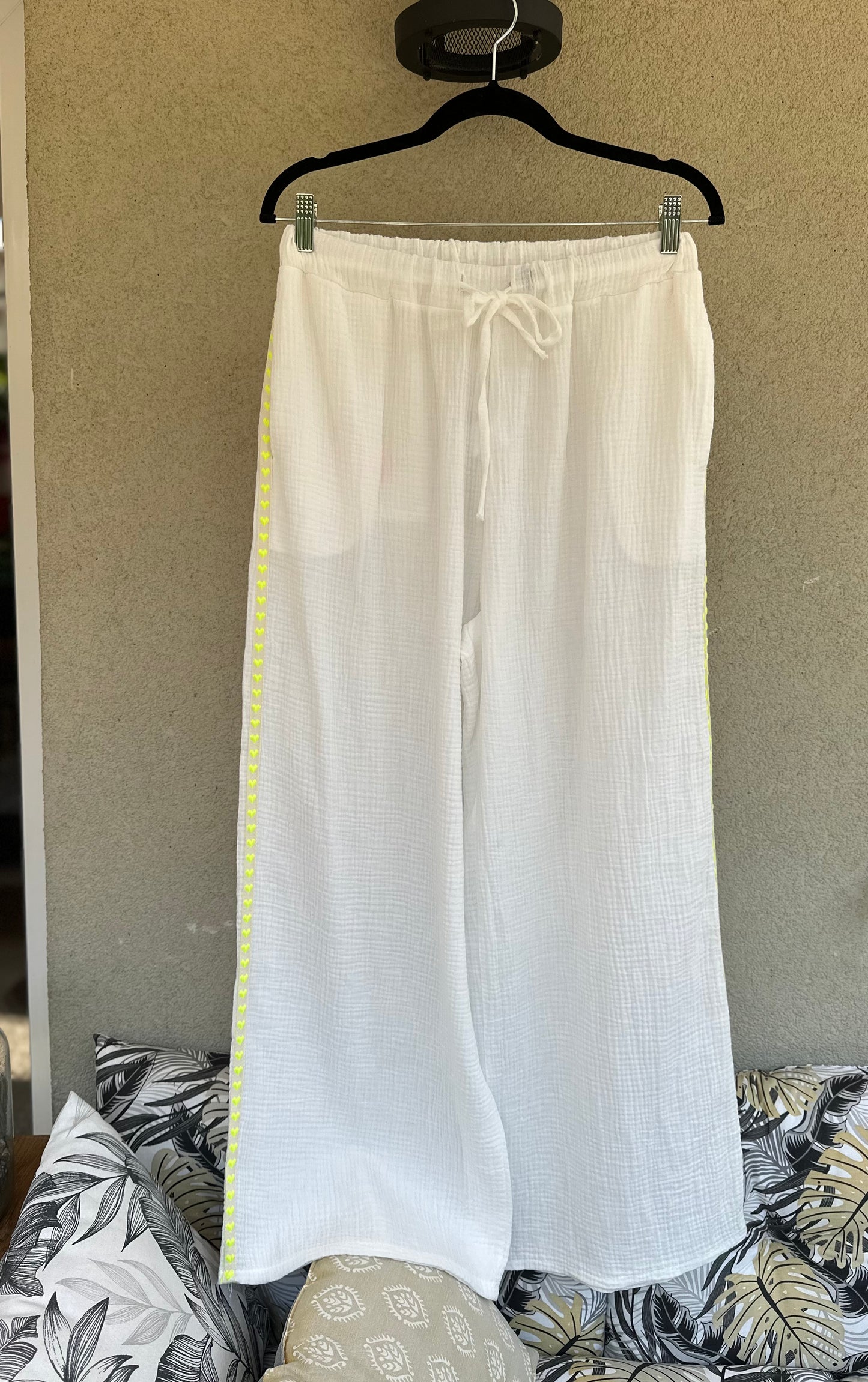 Pantalon gaze de coton Made in Italy blanc brodé arc-en-ciel – T.U 36/44