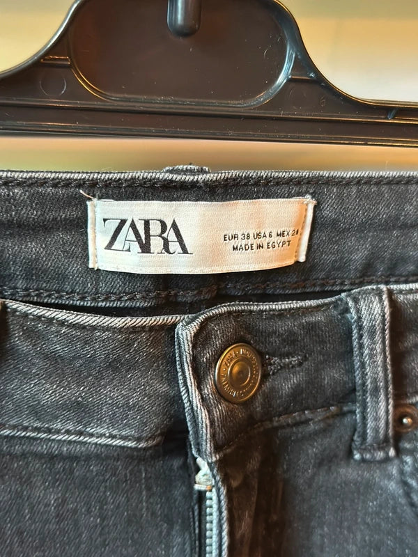 Jean slim noir T.38