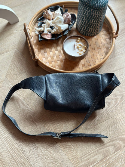 Banane vintage 90s’ noire vintage Chipie logo doré