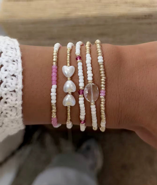 Lot de 5 bracelets perles – blanc, doré, rose – Neufs
