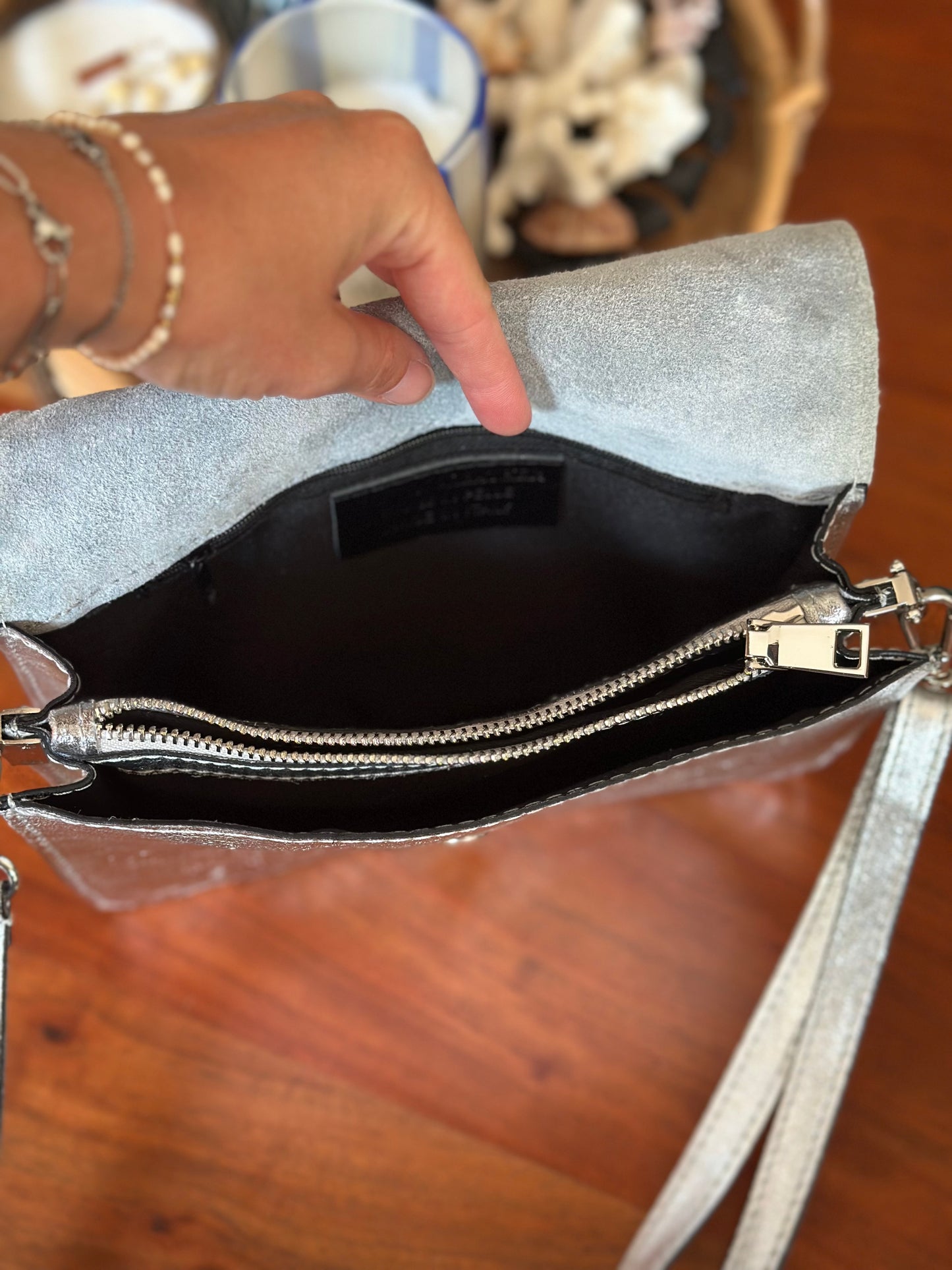 Sac bandoulière en cuir argenté