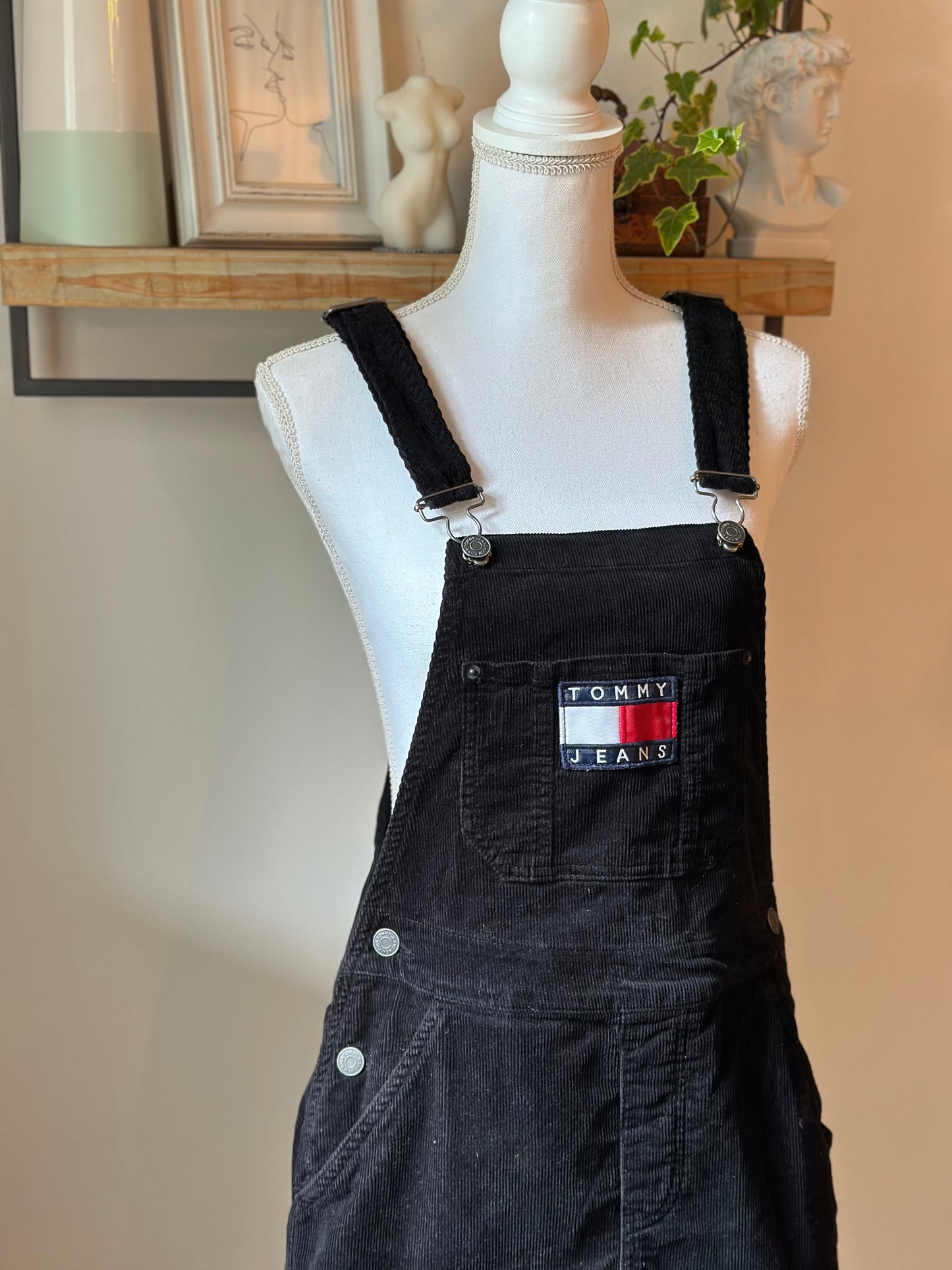 Robe salopette noire en velours côtelé - T.36