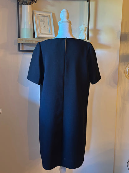 Robe noire coupe droite T.40