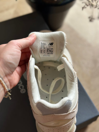 Basket New Balance 2002R beige P.36