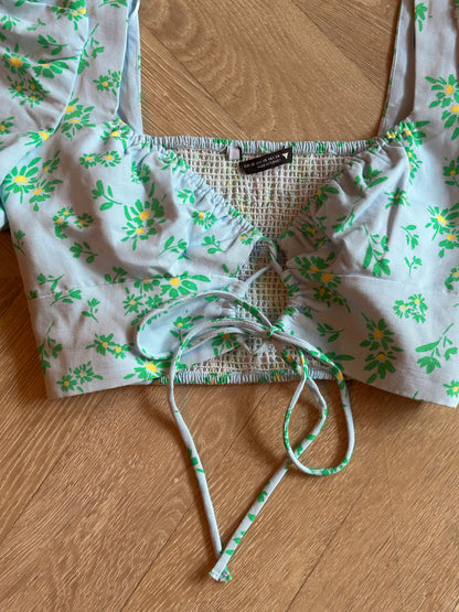 Top crop fleuri vert manches bouffantes T.34