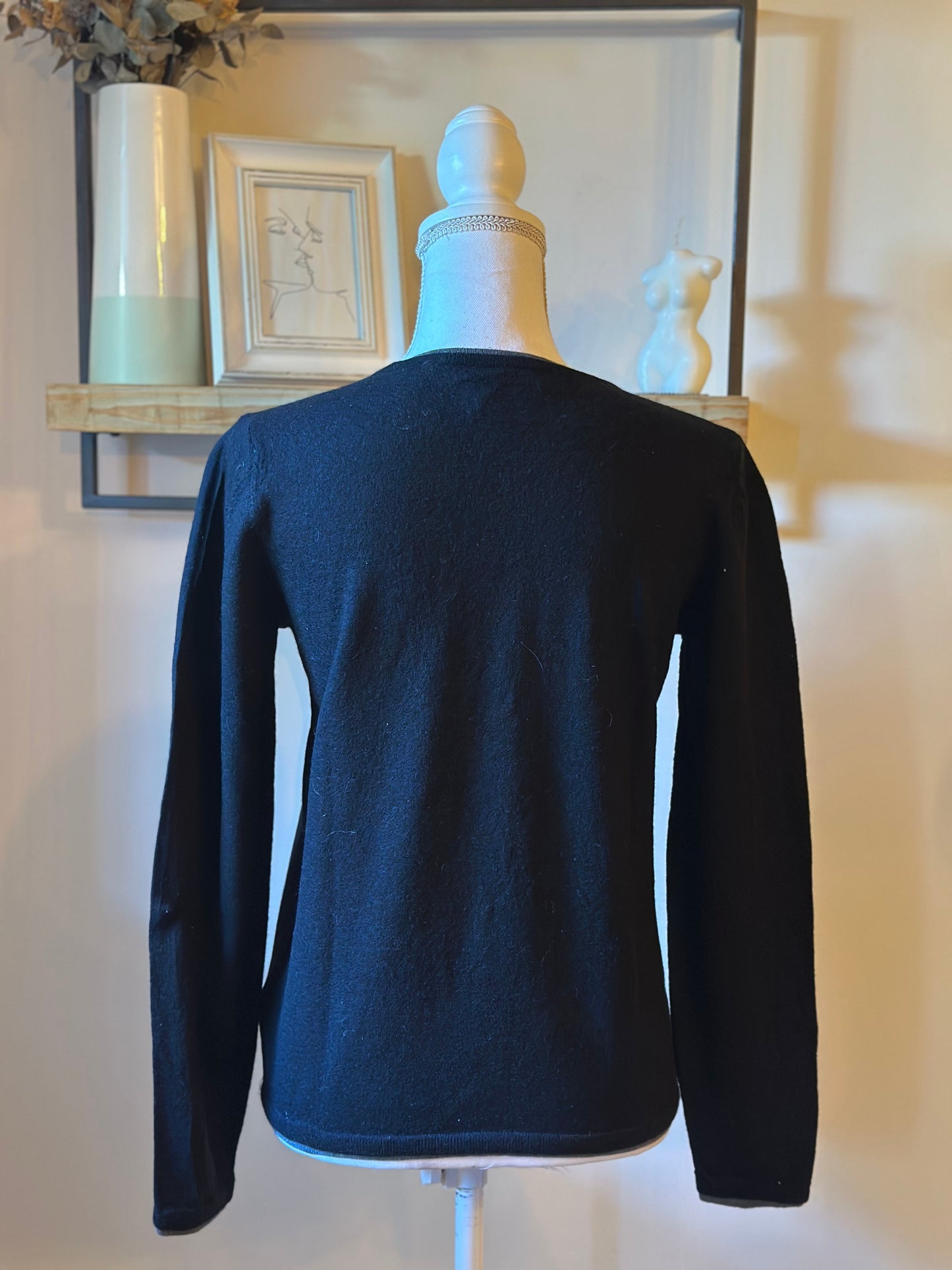 Pull laine mérinos noir détail gris col rond T.38