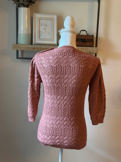 Pull ajouré rose T.36