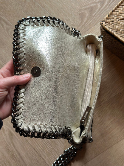 Sac bandoulière cuir métallisé doré chaîne Made in Italy – 21x14 cm