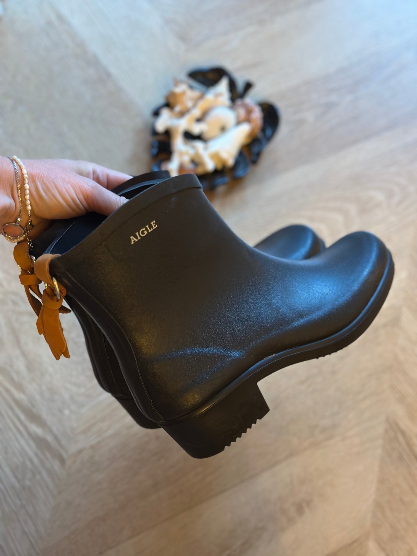 Bottines de pluie noires Juliette en caoutchouc naturel P.37