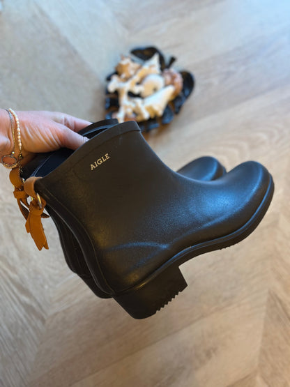 Bottines de pluie noires Juliette en caoutchouc naturel P.37