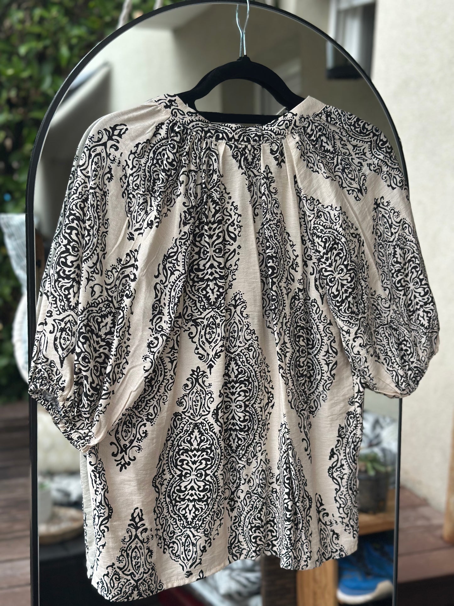 Blouse imprimé cachemire noir & écru – Neuve T.36
