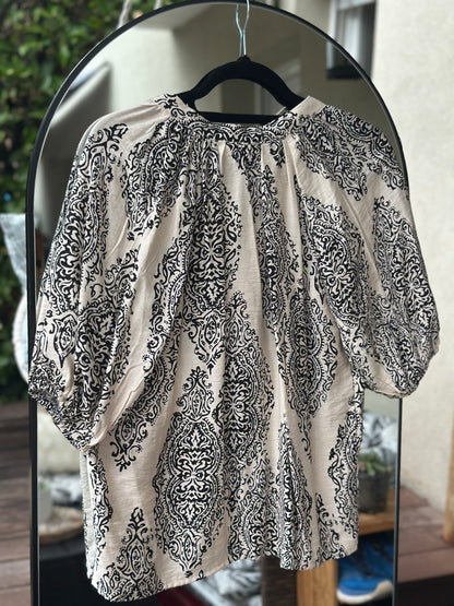 Blouse imprimé cachemire noir & écru – Neuve T.36