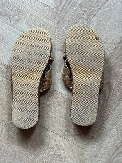 Sandales cuir tressé doré T.36