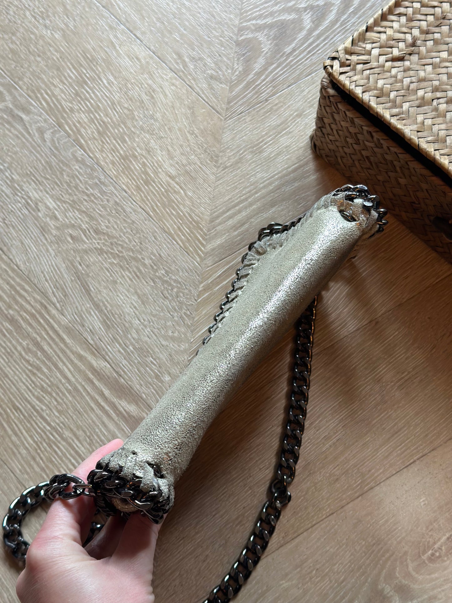 Sac bandoulière cuir métallisé doré chaîne Made in Italy – 21x14 cm