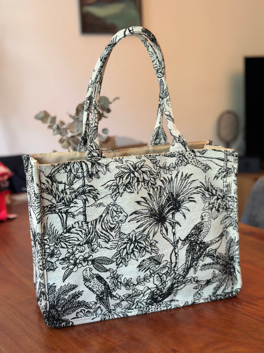 Sac cabas noir en jacquard motif jungle