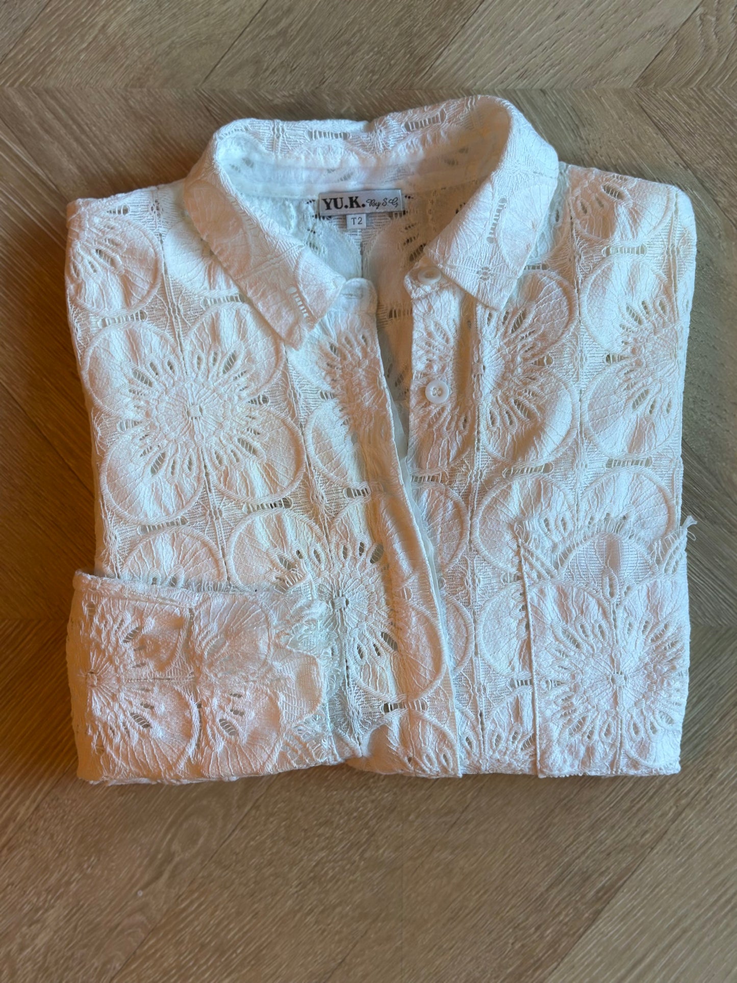 Chemise blanche broderie anglaise T.38