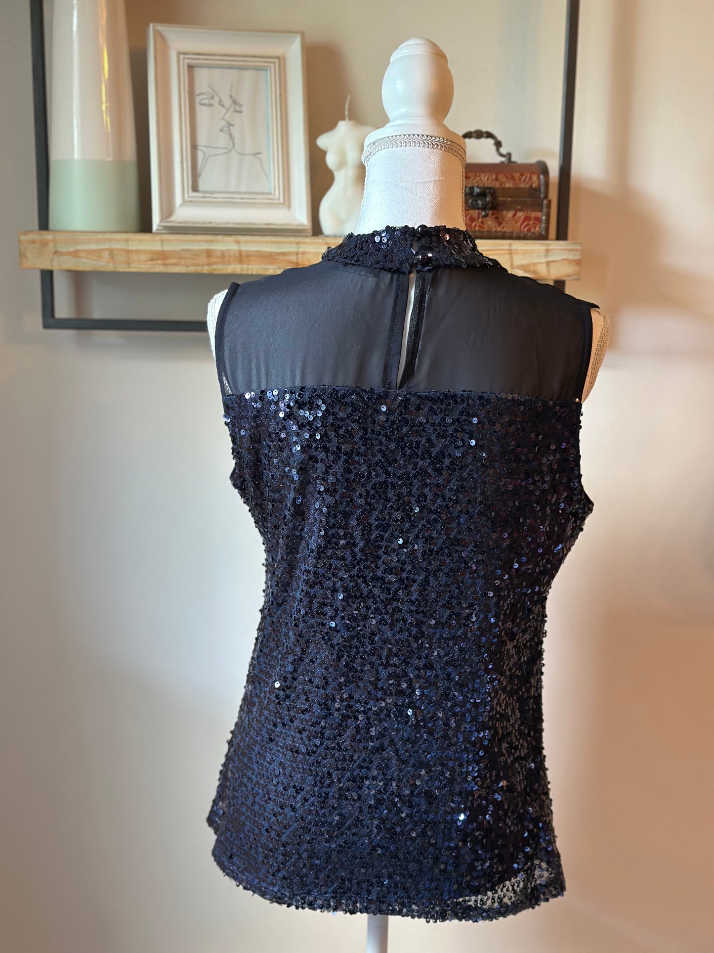 Top sans manches sequins bleu marine T.40