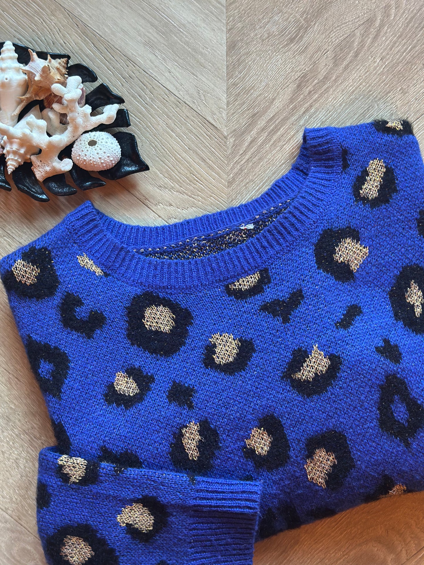 Pull doux bleu léopard T.36