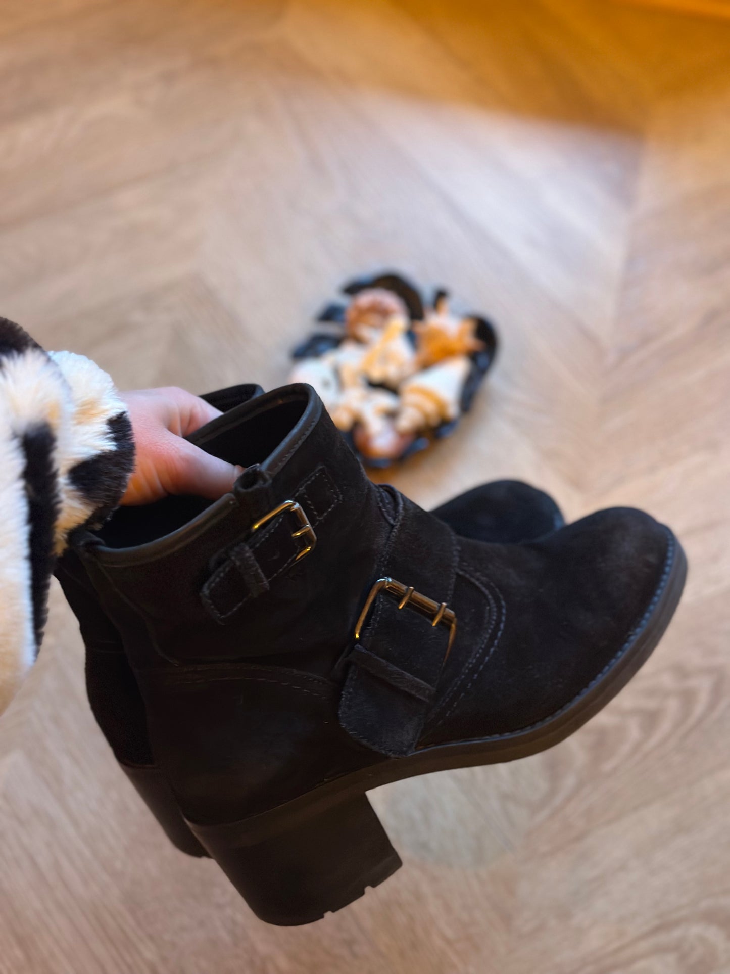 Bottines en cuir daim P.39