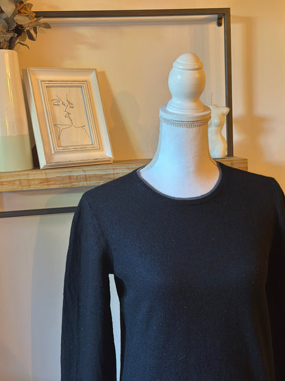 Pull laine mérinos noir détail gris col rond T.38